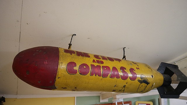 Compass bomb